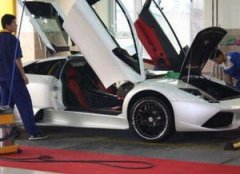 创业者正在选择项目时充实调研市